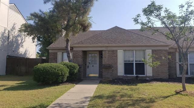 property at 2412 Country Hollow Ln
