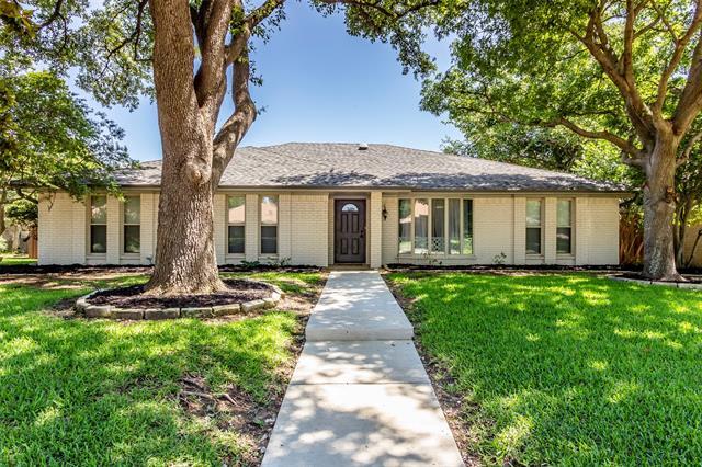 2312 Teakwood Ln in Plano, TX - Building Photo