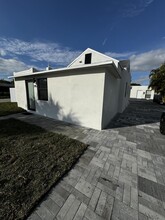 795 Highland Dr in West Palm Beach, FL - Building Photo - Building Photo