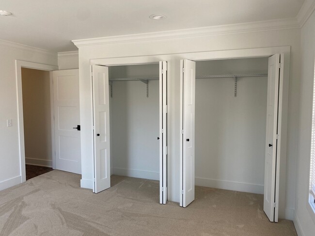 7310 York Ave S in Edina, MN - Building Photo - Building Photo