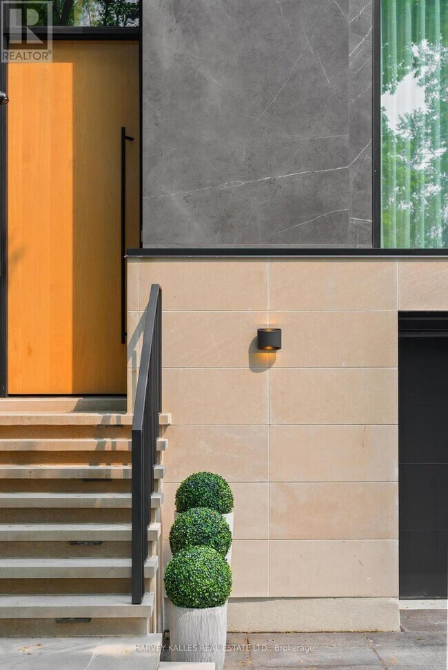 126 Sherwood Ave in Toronto, ON - Building Photo - Building Photo