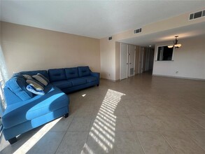 44 Club House Dr in Palm Coast, FL - Building Photo - Building Photo