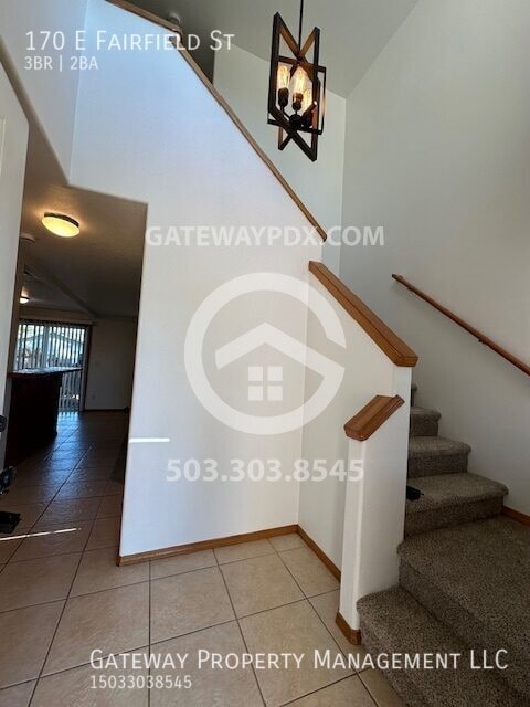 170 E Fairfield St in Gladstone, OR - Building Photo - Building Photo