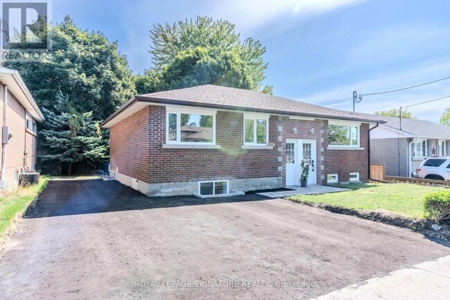 1337 Cedar St in Oshawa, ON - Building Photo - Building Photo