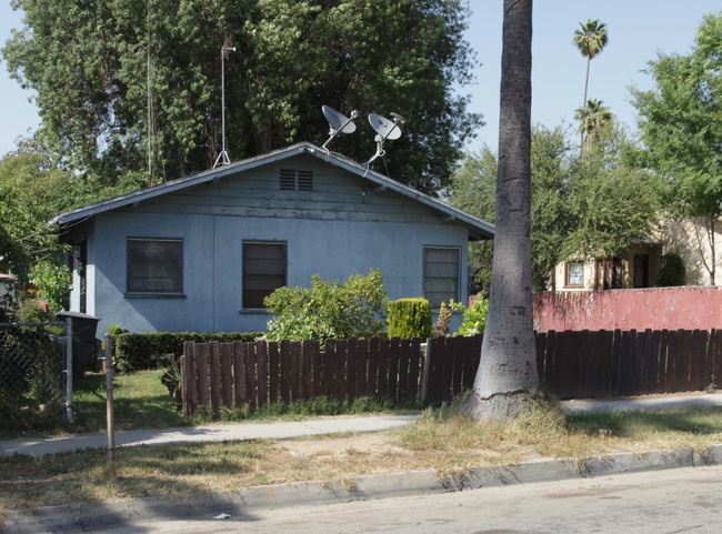 1849 7th St in Riverside, CA - Foto de edificio - Building Photo