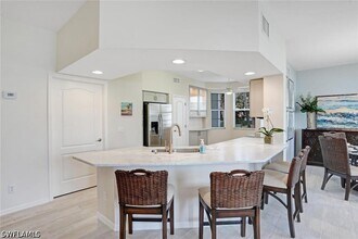 9030 Las Maderas Dr in Bonita Springs, FL - Foto de edificio - Building Photo