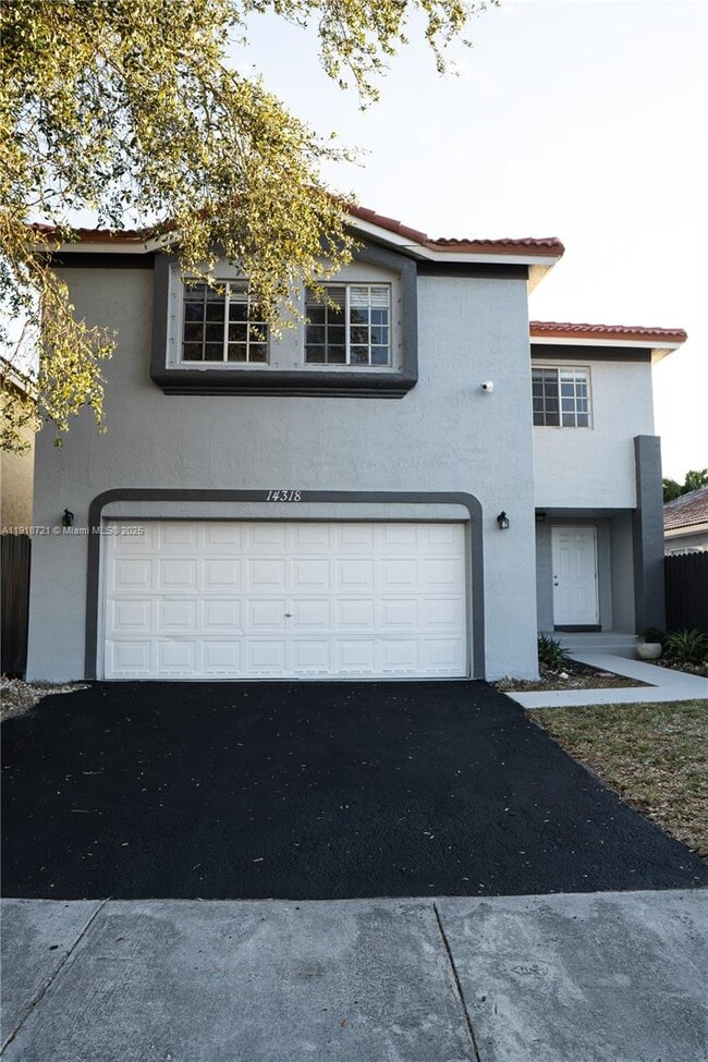 14318 SW 176th Terr in Miami, FL - Building Photo - Building Photo