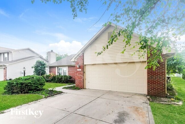 536 Garden Grace Dr in Indianapolis, IN - Foto de edificio - Building Photo