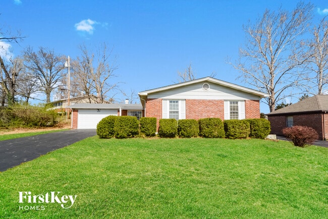 249 Pine Tree Ln in Ballwin, MO - Building Photo - Building Photo