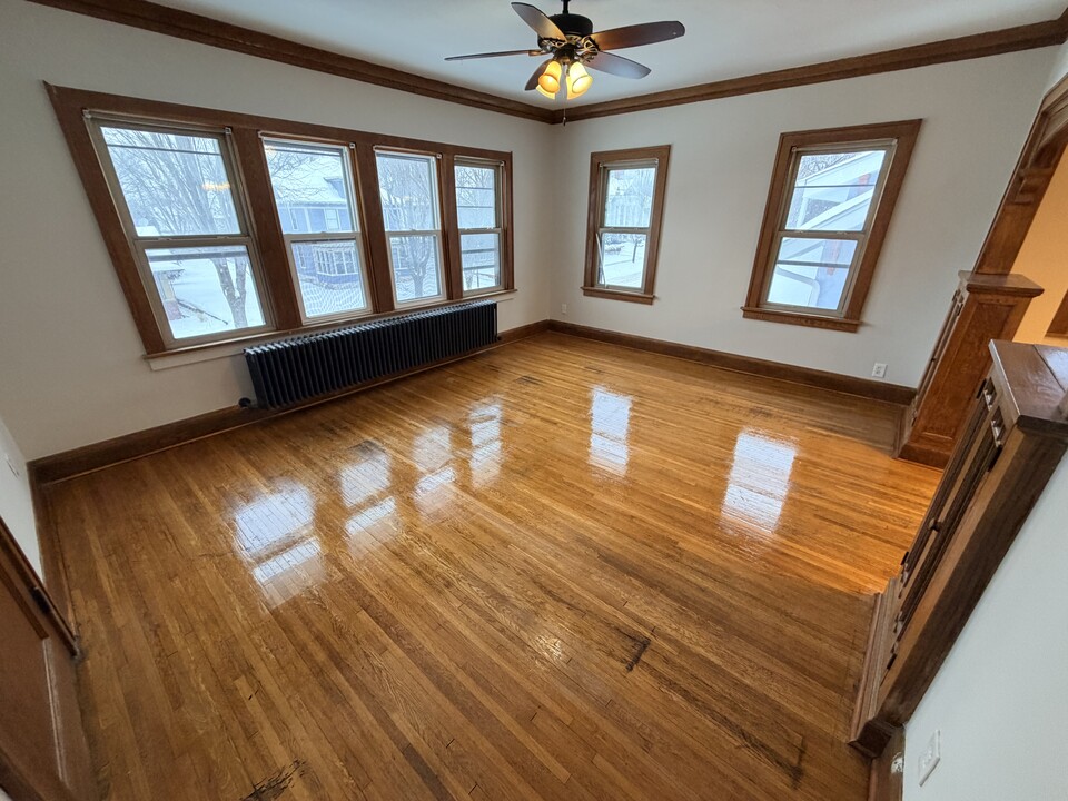 808 Dayton Ave, Unit Upper Unit in St. Paul, MN - Foto de edificio