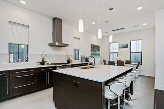 2011 Colorado St in Houston, TX - Building Photo - Building Photo