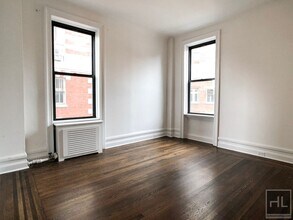 WEST 72 STREET in New York, NY - Building Photo - Building Photo
