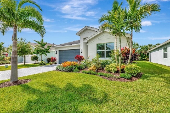 12756 SW Clear Water Way in Port St. Lucie, FL - Building Photo - Building Photo