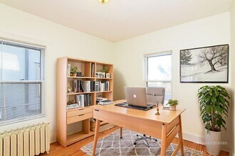 1067 St Clair Ave in St. Paul, MN - Building Photo - Building Photo