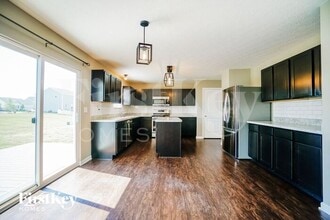 270 Cloverhill Dr in Galloway, OH - Building Photo - Building Photo