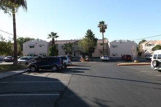 Riverwood Apartments I & II in Laughlin, NV - Building Photo - Building Photo