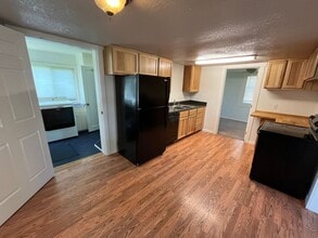 787 NW 7th St in Redmond, OR - Building Photo - Building Photo