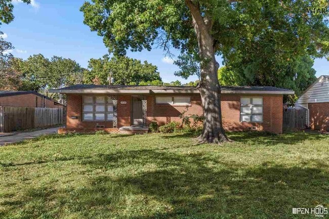 2418 Hampstead Ln