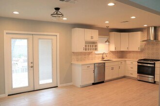 3123 Conway St in Houston, TX - Foto de edificio - Building Photo