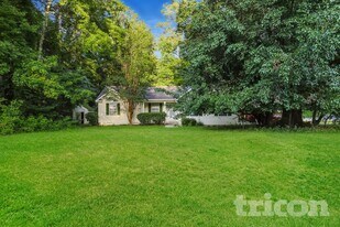 80 Ridgewood Trail in Stockbridge, GA - Building Photo