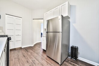 1002 W Dakin St in Chicago, IL - Building Photo - Building Photo