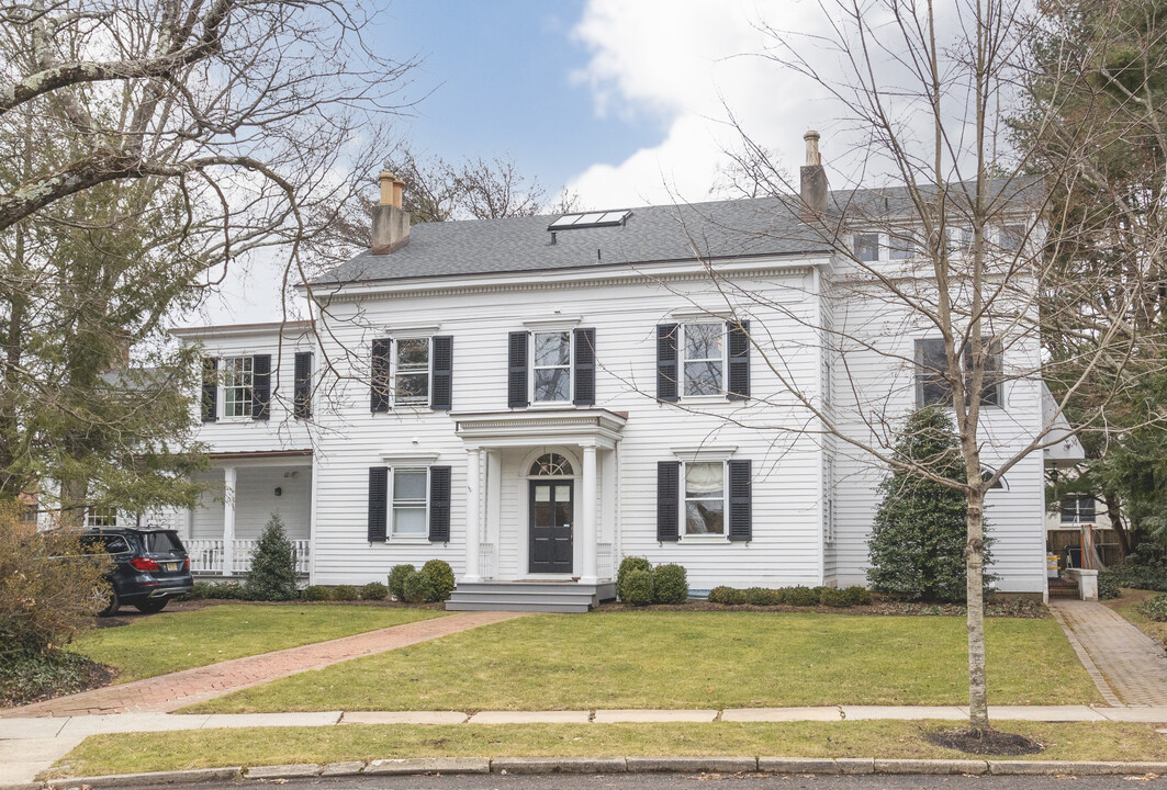 8 Greenholm St in Princeton, NJ - Building Photo