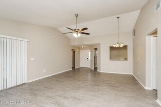 865 Pine Wood Ave in Rockledge, FL - Foto de edificio - Building Photo