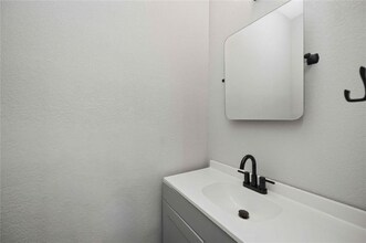 4904 Mallow St-Unit -A in Houston, TX - Building Photo - Building Photo