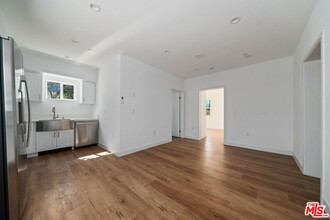 6336 Beck Ave in Los Angeles, CA - Building Photo - Building Photo