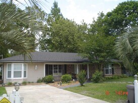 5933 111th St in Jacksonville, FL - Building Photo