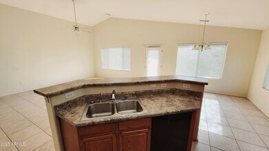 11253 W Davis Ln in Avondale, AZ - Building Photo - Building Photo