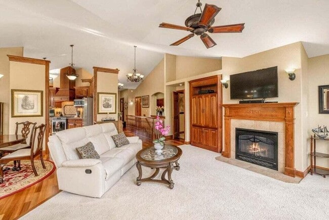W162N5492 Westwind Dr in Menomonee Falls, WI - Building Photo - Building Photo
