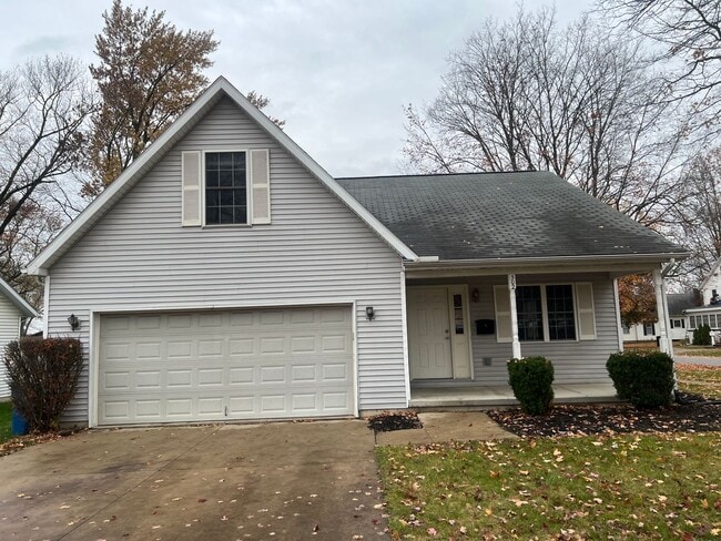 property at 302 W Monroe St