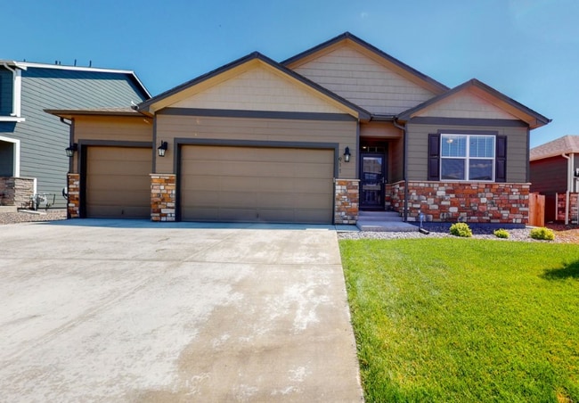 property at 911 Camberly Dr