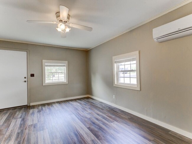 property at 904 E Dodge St