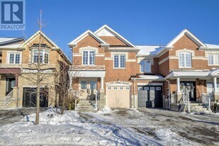 110 Chayna Crescent in Vaughan, ON - Building Photo