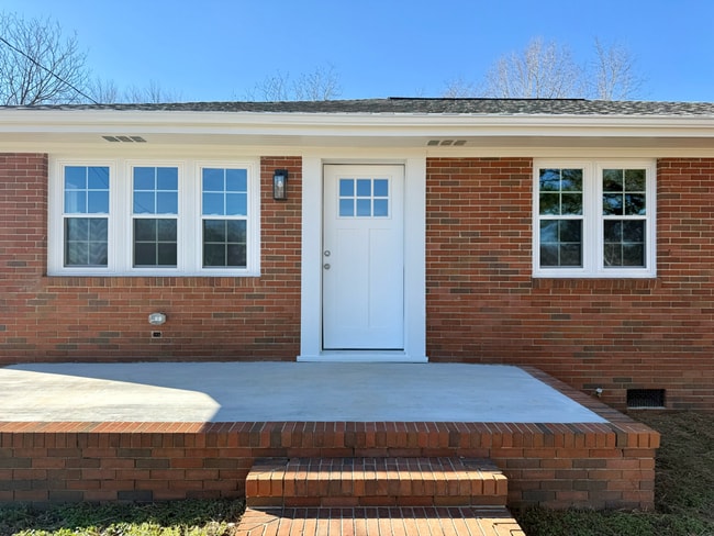 720 S Wakefield St in Zebulon, NC - Building Photo - Building Photo