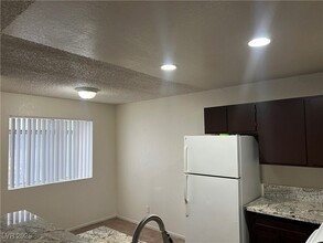 4160 E Tonopah Ave, Unit 114 in Las Vegas, NV - Building Photo - Building Photo