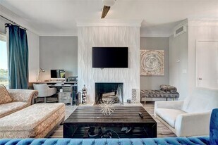 16 Tournament Way in The Hills, TX - Building Photo