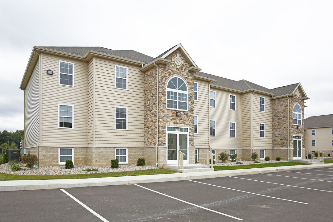 Lakeview Apartments in Lakeville, IN - Foto de edificio