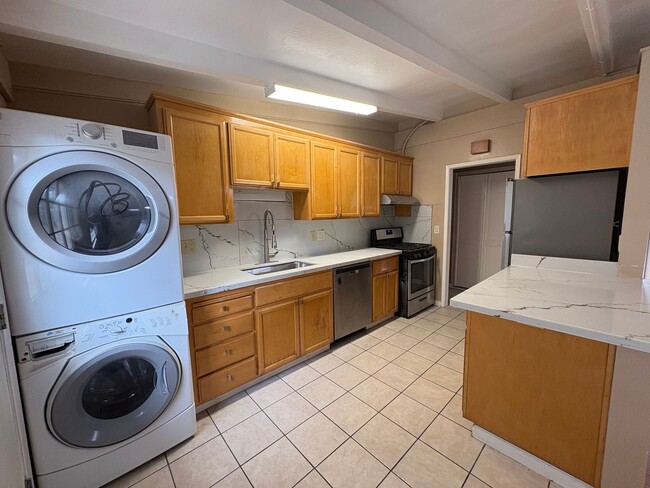 4686 Central Ave in Fremont, CA - Building Photo - Building Photo