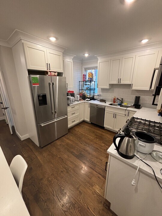 13 Pomeroy St, Unit 13 Pomeroy in Boston, MA - Building Photo