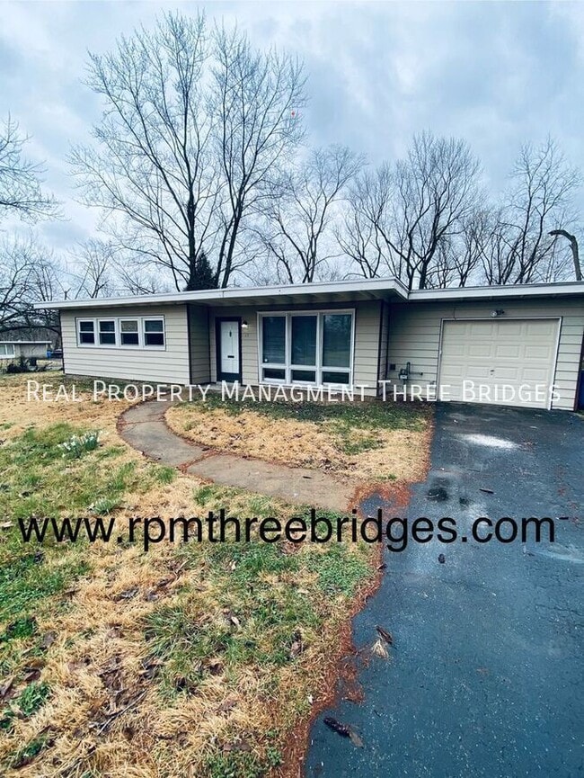 property at 28 Redwood Dr