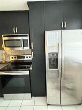 6715 W 26th Dr in Hialeah, FL - Building Photo - Building Photo