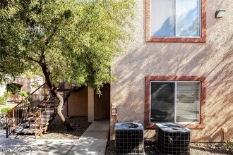 9580 W Reno Ave in Las Vegas, NV - Foto de edificio - Building Photo