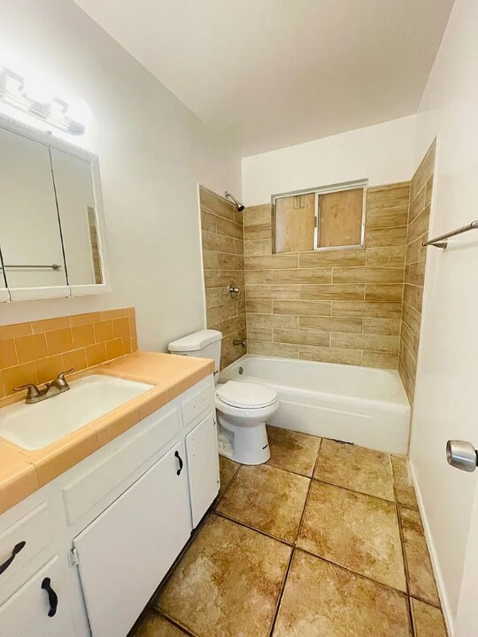 611 Wilson Ave in Bakersfield, CA - Building Photo