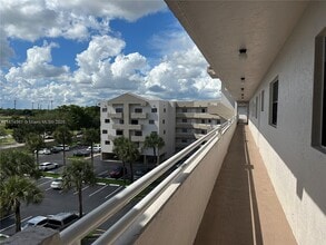 15969 NW 64th Ave in Hialeah, FL - Building Photo - Building Photo
