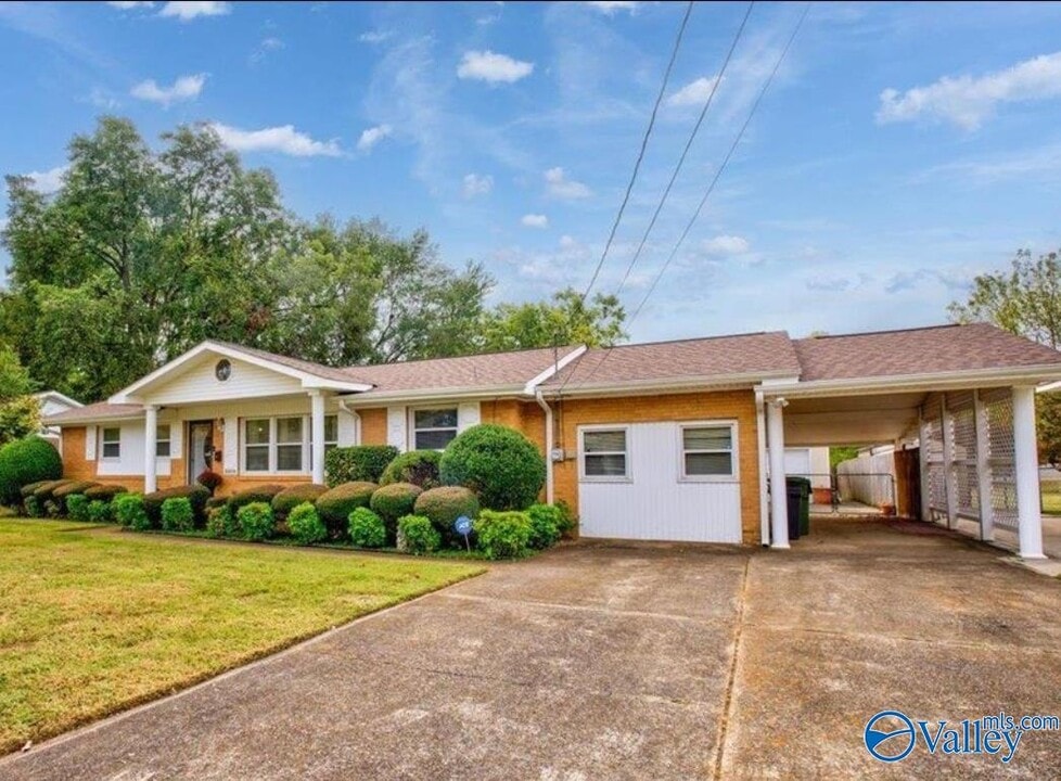 3809 Saturn Dr SW in Huntsville, AL - Building Photo