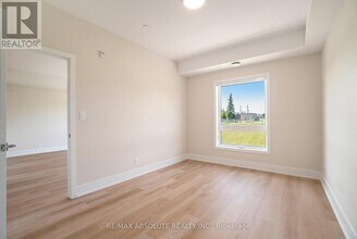 12 Thomas St S in Arnprior, ON - Building Photo - Building Photo