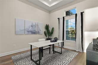 15429 Turin Dr in Naples, FL - Foto de edificio - Building Photo